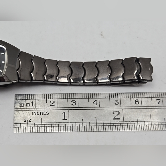 Womens Mseta Bracelet Dark Gray Black Tone Quartz Watch 8251L New Battery - Picture 7 of 10